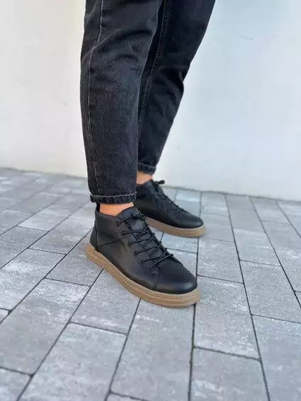 Ботинки мужские кожаные черного цвета демисезонные фото 1 — интернет-магазин Tapok