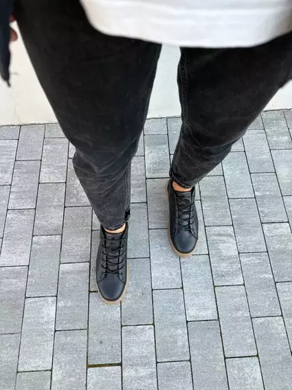 Ботинки мужские кожаные черного цвета демисезонные фото 4 — интернет-магазин Tapok