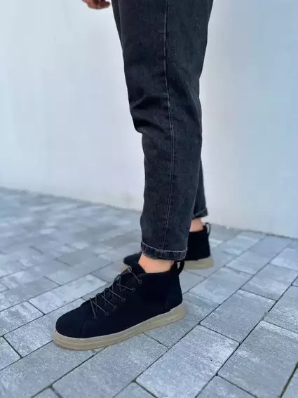 Ботинки мужские замшевые черного цвета демисезонные фото 2 — интернет-магазин Tapok