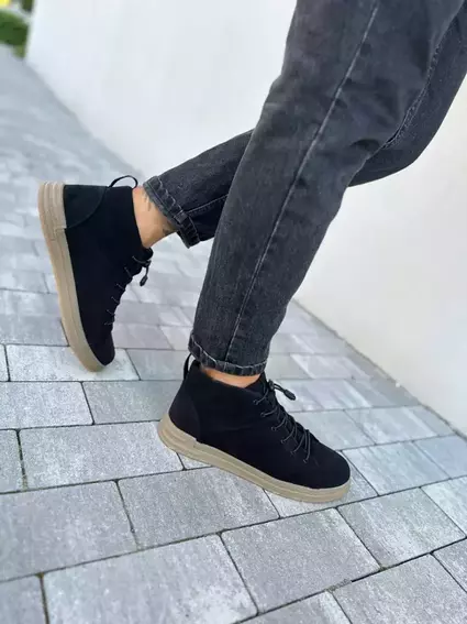 Ботинки мужские замшевые черного цвета демисезонные фото 3 — интернет-магазин Tapok