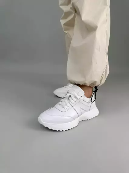 Кросівки жіночі шкіряні білого кольору фото 1 — інтернет-магазин Tapok