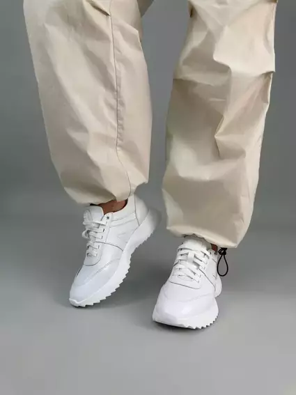 Кросівки жіночі шкіряні білого кольору фото 2 — інтернет-магазин Tapok