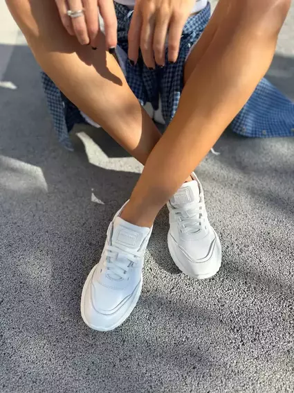 Кросівки жіночі шкіряні білого кольору фото 15 — інтернет-магазин Tapok