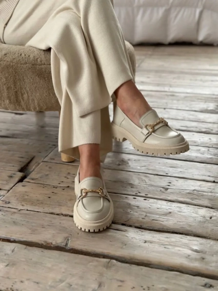 Туфли женские кожаные молочного цвета фото 35 — интернет-магазин Tapok