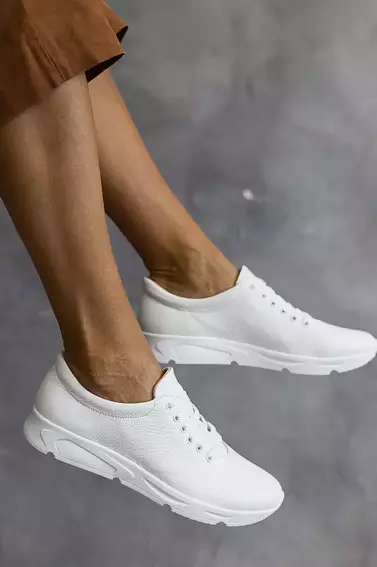 Жіночі кросівки шкіряні весняно-осінні білі Milord Olimp фото 4 — інтернет-магазин Tapok