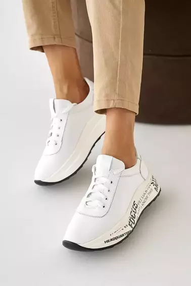 Жіночі кросівки шкіряні весняно-осінні білі VlaMar 255 фото 1 — інтернет-магазин Tapok