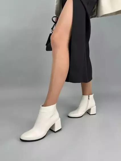 Ботильоны женские кожаные кремовые на каблуках демисезонные фото 5 — интернет-магазин Tapok