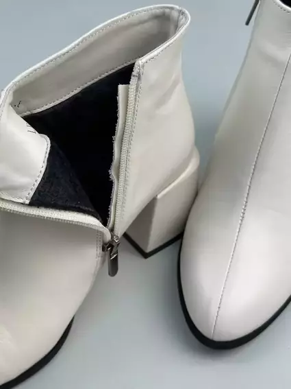 Ботильоны женские кожаные кремовые на каблуках демисезонные фото 13 — интернет-магазин Tapok