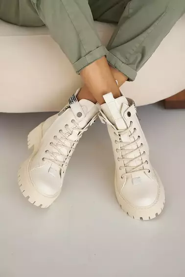 Женские ботинки кожаные зимние молочные Vikont 45 фото 4 — интернет-магазин Tapok