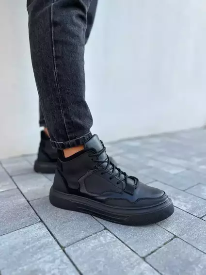 Ботинки мужские кожаные черные на черной подошве демисезонные фото 1 — интернет-магазин Tapok