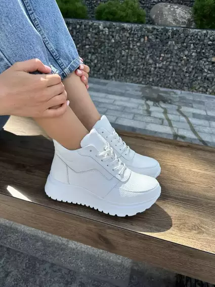 Кросівки жіночі шкіра флотар білого кольору демісезонні фото 3 — інтернет-магазин Tapok