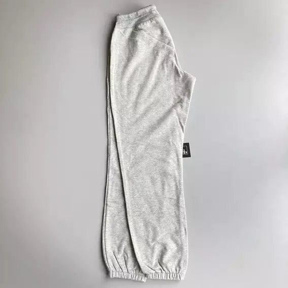 Брюки Gap Logo Fleece Joggers Light Heather Grey 221318191 S фото 2 — интернет-магазин Tapok