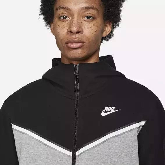 Толстовка Nike Sportswear Hoodie Black/Grey CU4489-016 фото 4 — інтернет-магазин Tapok