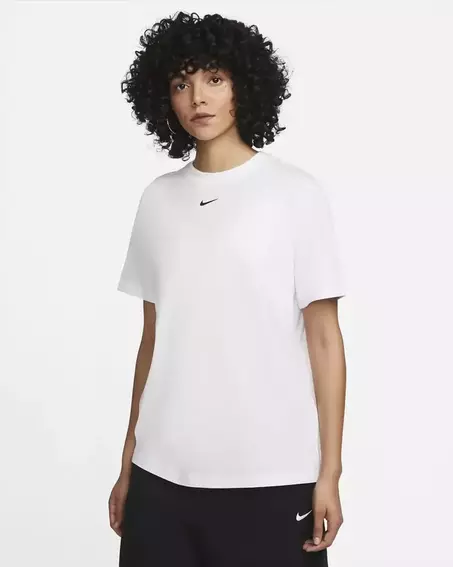 Футболка Nike T-Shirt W Nsw Essntl Tee Bf Lbr White DN5697-100 фото 2 — интернет-магазин Tapok