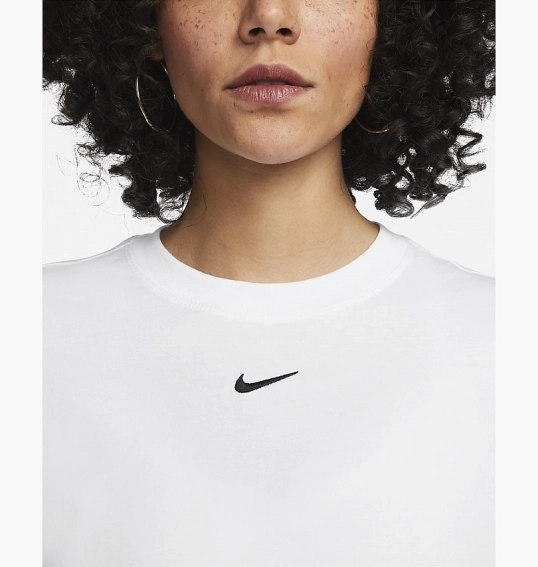 Футболка Nike T-Shirt W Nsw Essntl Tee Bf Lbr White DN5697-100 фото 9 — интернет-магазин Tapok
