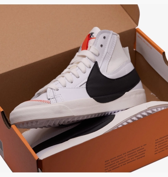 Кросівки жіночі Nike Blazer Mid 77 Jumbo White DQ1471-100 фото 25 — інтернет-магазин Tapok