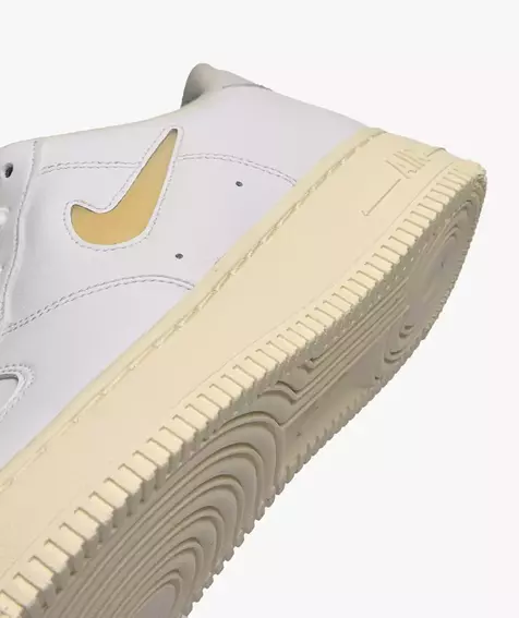 Кросівки Nike Air Force 1 07 Jewel Pale White Dc8894-100 фото 3 — інтернет-магазин Tapok