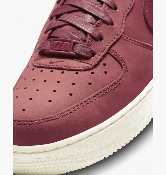 Кросівки Nike Air Force 1 07 Prm Red Dr9503-600 фото 17 — інтернет-магазин Tapok