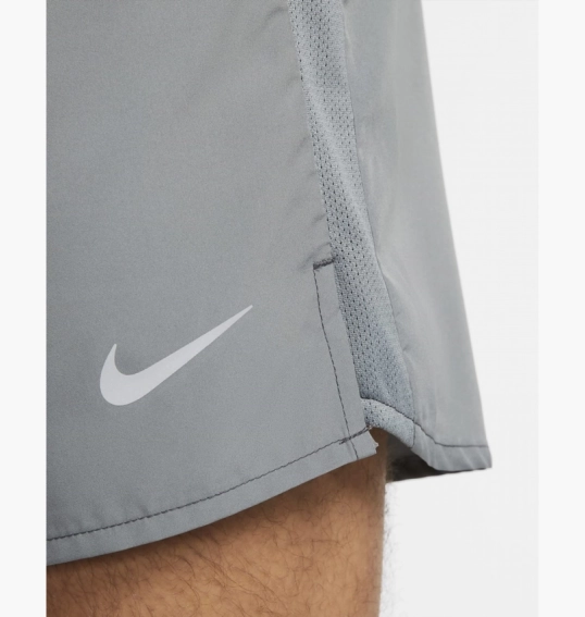 Шорты Nike Dri-Fit Challenger Grey Dv9344-084 фото 6 — интернет-магазин Tapok