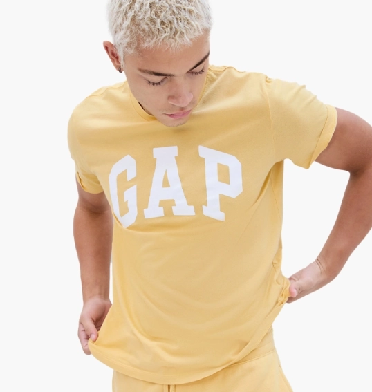 Футболка Gap Logo T-Shirt Yellow 547309431 фото 2 — интернет-магазин Tapok