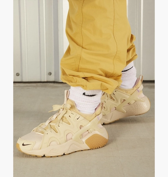 Кроссовки Nike Air Huarache Craft Beige DQ8031-100 фото 14 — интернет-магазин Tapok