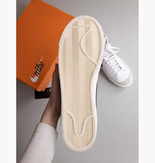 Кросівки Nike Blazer Mid 77 Vintage White BQ6806-100 фото 12 — інтернет-магазин Tapok