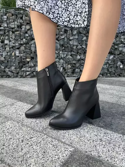 Ботильоны женские кожаные черного цвета на каблуках демисезонные фото 2 — интернет-магазин Tapok