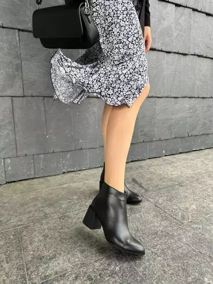 Ботильоны женские кожаные черные на каблуках демисезонные фото 2 — интернет-магазин Tapok
