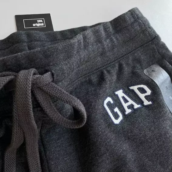 Брюки Gap Logo Fleece Pants Charcoal Gray 221236011 фото 6 — интернет-магазин Tapok