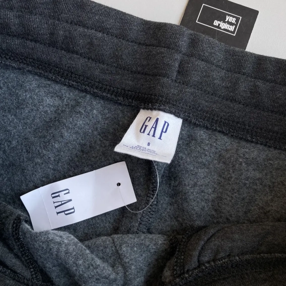 Брюки Gap Logo Fleece Pants Charcoal Gray 221236011 фото 19 — интернет-магазин Tapok