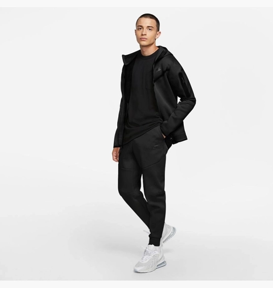 Брюки Nike Tech Fleece Black CU4495-010 фото 7 — интернет-магазин Tapok