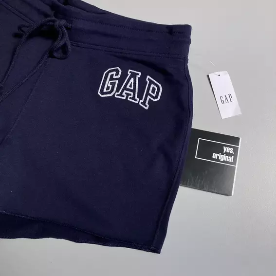 Шорти жіночі Gap Logo Fleece Navy Uniform 819925001 фото 2 — інтернет-магазин Tapok