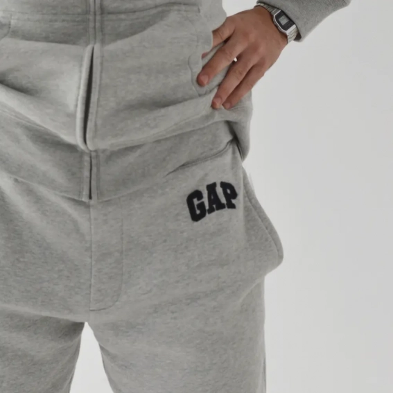 Брюки Gap Logo Fleece Joggers Light Heather Gray n 221236001-2 фото 18 — интернет-магазин Tapok
