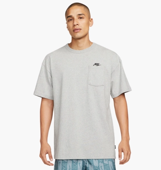 Футболка чоловіча Nike Sportswear Premium Essentials Grey DQ9295-063 фото 5 — інтернет-магазин Tapok