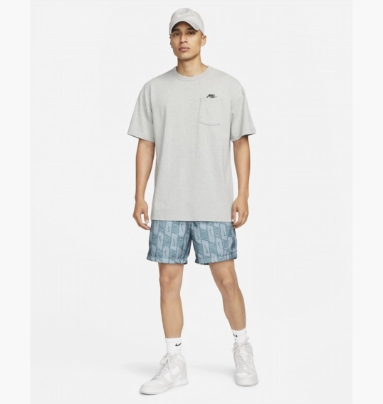 Футболка чоловіча Nike Sportswear Premium Essentials Grey DQ9295-063 фото 14 — інтернет-магазин Tapok