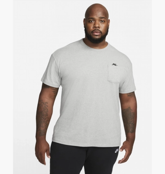 Футболка чоловіча Nike Sportswear Premium Essentials Grey DQ9295-063 фото 15 — інтернет-магазин Tapok