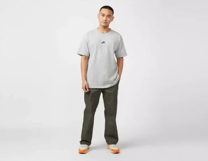 Футболка Nike Nrg Premium Essentials T-Shirt Grey DO7392-063 фото 3 — інтернет-магазин Tapok