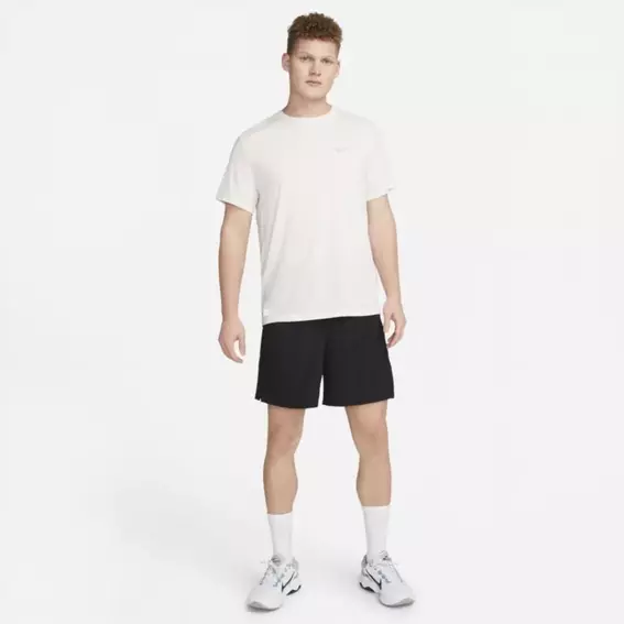Шорты Nike Dri-Fit Unlimited 7 Unlined Versatile Shorts Black DV9340-010 фото 7 — интернет-магазин Tapok