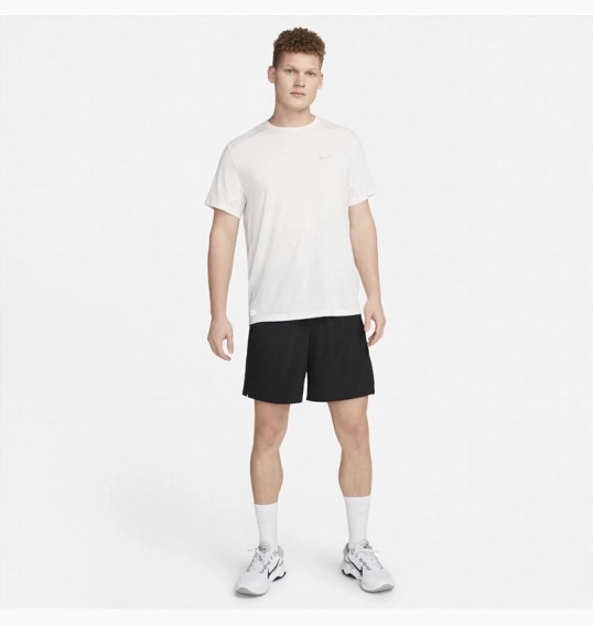 Шорты Nike Dri-Fit Unlimited 7 Unlined Versatile Shorts Black DV9340-010 фото 14 — интернет-магазин Tapok