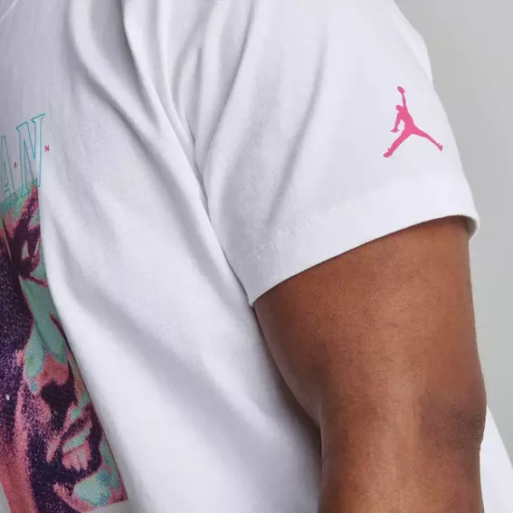 Футболка Air Jordan Jumpman Greatest Ever Graphic T-Shirt White DX9595-100 фото 7 — інтернет-магазин Tapok