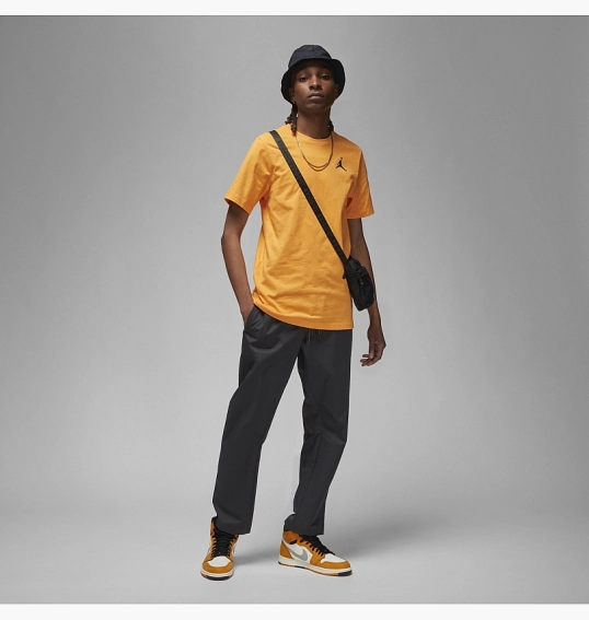 Футболка Air Jordan Jumpman Short-Sleeve T-Shirt Yellow DC7485-717 фото 9 — інтернет-магазин Tapok