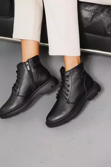 Жіночі черевики шкіряні зимові чорні Milord 1070 фото 1 — інтернет-магазин Tapok