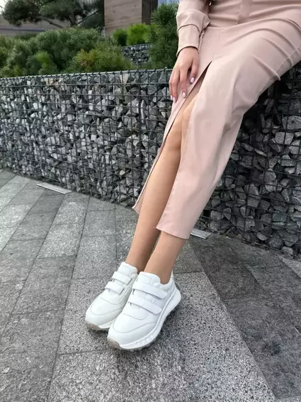 Кросівки жіночі шкіряні білого кольору фото 3 — інтернет-магазин Tapok
