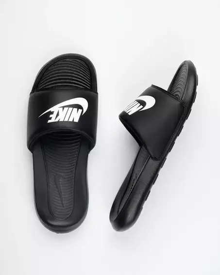 Шлепанцы мужские NIKE VICTORI ONE CN9675-002 фото 2 — интернет-магазин Tapok