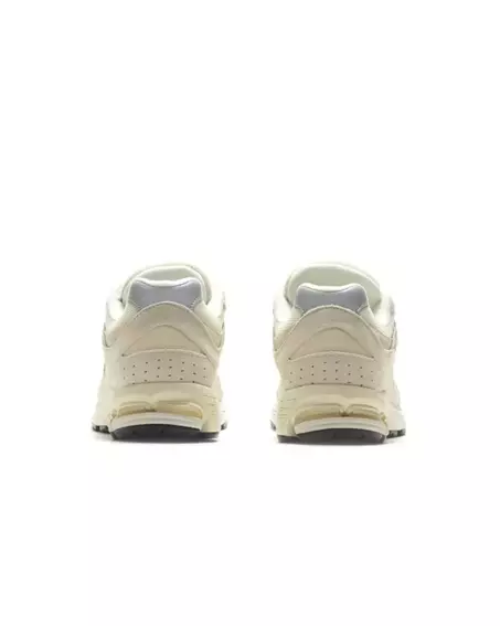 Кросівки чоловічі New Balance 2002R Off White M2002RCC фото 2 — інтернет-магазин Tapok