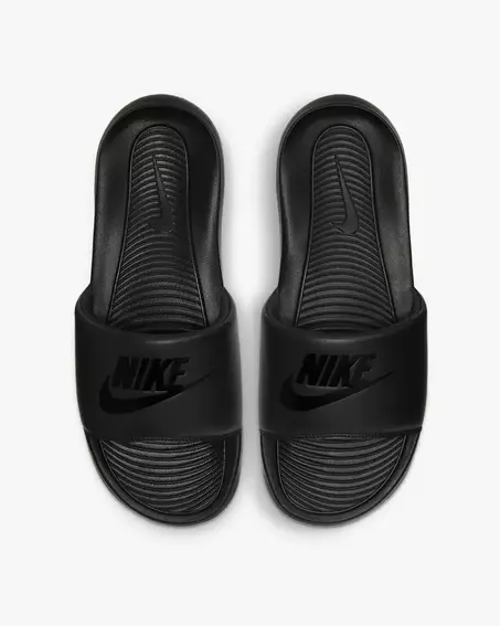 Шльопанці чоловічі  Nike VICTORI ONE SLIDE CN9675-003 фото 1 — інтернет-магазин Tapok