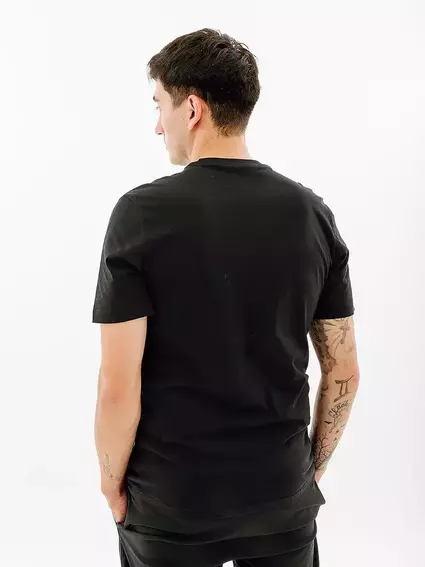 Футболка Nike M NSW TEE CLUB+ HDY PRNT SWSH FD4200-010 фото 2 — интернет-магазин Tapok