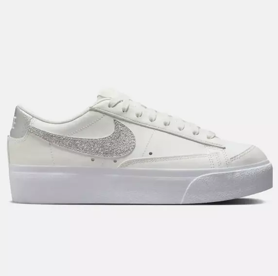 Кроссовки Nike W BLAZER LOW PLATFORM ESS DQ7571-101 фото 1 — интернет-магазин Tapok