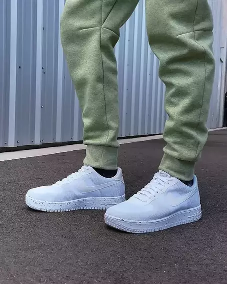 Кроссовки Nike Air Force 1 Crater Flyknit Black DC4831-001 фото 2 — интернет-магазин Tapok