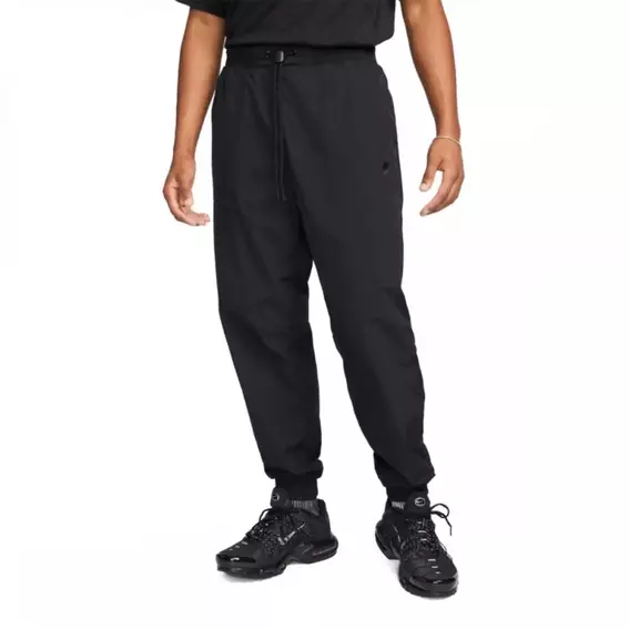 Брюки Nike Sportswear Repel Tech Pack Woven Pants Black FB7370-010 фото 2 — интернет-магазин Tapok